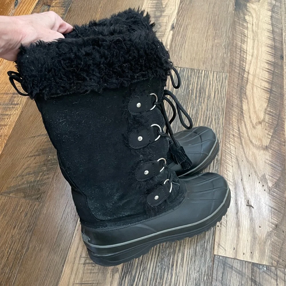 Khombu Waterproof tall winter boots Wm 8